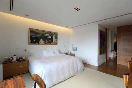 Apartamento à venda com 450m², 3 quartos e 6 vagasSuíte 3