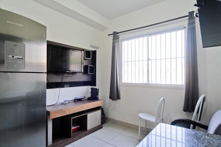 Sala de apartamento para alugar com 2 quartos, 32m² em Piqueri, São Paulo