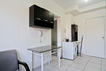 Sala de apartamento para alugar com 2 quartos, 32m² em Piqueri, São Paulo