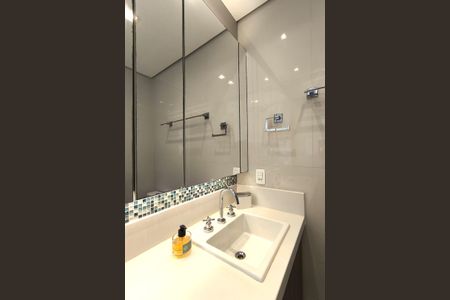 Apartamento à venda com 139m², 3 quartos e 3 vagas Apartamento à venda com 139m², 3 quartos e 3 vagasBanheiro da Suíte 1