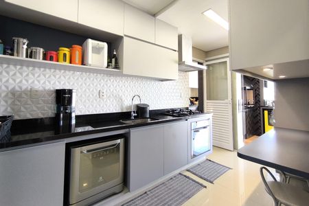 Apartamento à venda com 139m², 3 quartos e 3 vagas Apartamento à venda com 139m², 3 quartos e 3 vagasCozinha