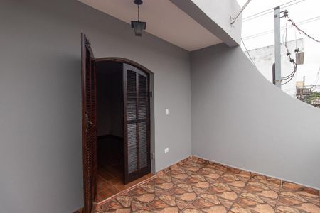 Casa à venda com 139m², 3 quartos e 1 vaga Casa à venda com 139m², 3 quartos e 1 vagaVaranda