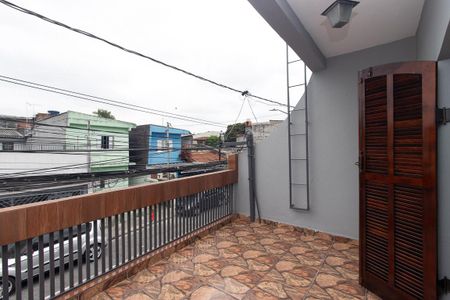 Casa à venda com 139m², 3 quartos e 1 vaga Casa à venda com 139m², 3 quartos e 1 vagaVaranda