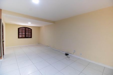 Casa para alugar com 402m², 3 quartos e 2 vagas Casa para alugar com 402m², 3 quartos e 2 vagasSala