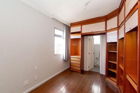 Apartamento para alugar com 108m², 3 quartos e 2 vagas Apartamento para alugar com 108m², 3 quartos e 2 vagasSuíte