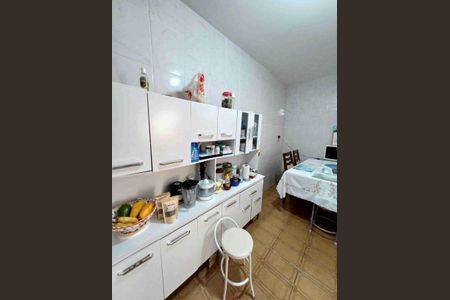 Casa à venda com 93m², 4 quartos e 2 vagas