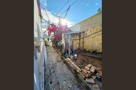 Casa à venda com 93m², 4 quartos e 2 vagas