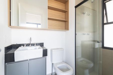 Banheiro  de kitnet/studio para alugar com 1 quarto, 27m² em Vila Olímpia, São Paulo