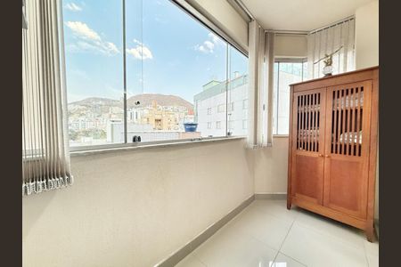 Apartamento à venda com 86m², 3 quartos e 2 vagasSacada