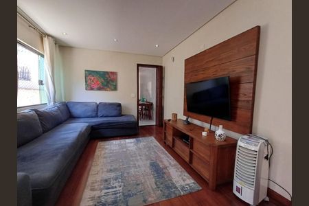 Casa à venda com 3 quartos, 150m² em Vila Carrão, São Paulo