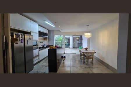 Casa à venda com 2 quartos, 150m² em Campo Belo, São Paulo