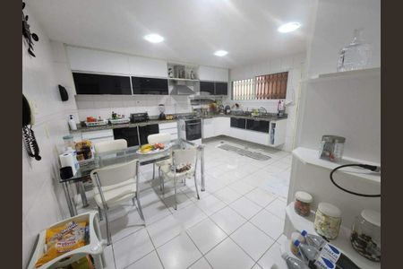 Casa à venda com 4 quartos, 357m² em Recreio dos Bandeirantes, Rio de Janeiro