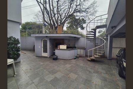 Casa à venda com 233m², 3 quartos e 3 vagas Casa à venda com 233m², 3 quartos e 3 vagasFoto 01
