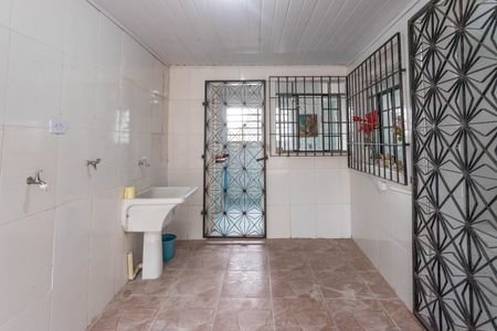 Casa à venda com 331m², 3 quartos e 4 vagasCasa 1 - Área de serviço 