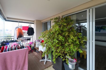 Apartamento à venda com 128m², 3 quartos e 3 vagas Apartamento à venda com 128m², 3 quartos e 3 vagasVaranda gourmet