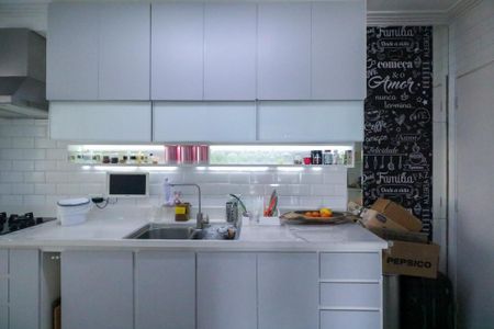 Apartamento à venda com 128m², 3 quartos e 3 vagas Apartamento à venda com 128m², 3 quartos e 3 vagasCozinha