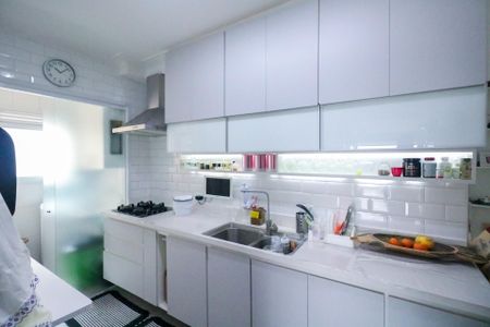 Apartamento à venda com 128m², 3 quartos e 3 vagas Apartamento à venda com 128m², 3 quartos e 3 vagasCozinha