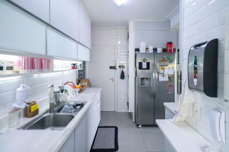 Apartamento à venda com 128m², 3 quartos e 3 vagas Apartamento à venda com 128m², 3 quartos e 3 vagasCozinha