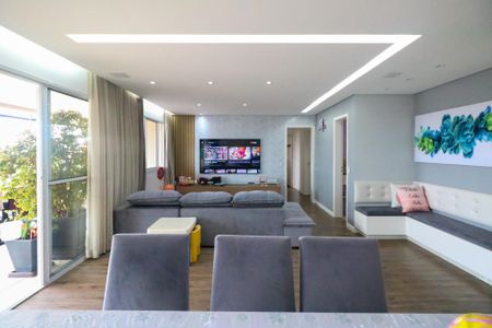 Apartamento à venda com 128m², 3 quartos e 3 vagas Apartamento à venda com 128m², 3 quartos e 3 vagasSala