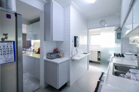 Apartamento à venda com 128m², 3 quartos e 3 vagas Apartamento à venda com 128m², 3 quartos e 3 vagasCozinha