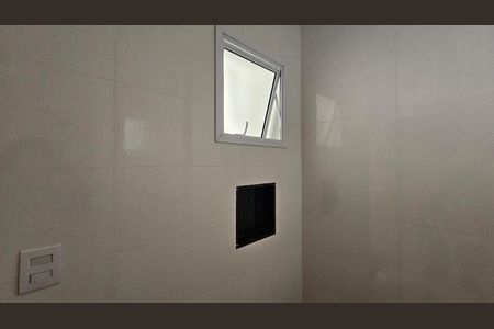 Apartamento à venda com 42m², 2 quartos e 1 vaga Apartamento à venda com 42m², 2 quartos e 1 vagaBanheiro