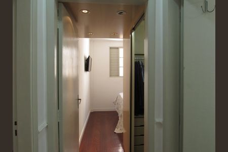Corredor de apartamento para alugar com 2 quartos, 67m² em Vila Osasco, Osasco