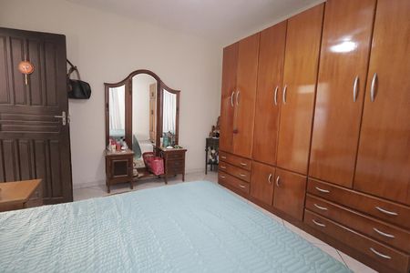 Casa à venda com 350m², 5 quartos e 4 vagas Casa à venda com 350m², 5 quartos e 4 vagasQuarto 1