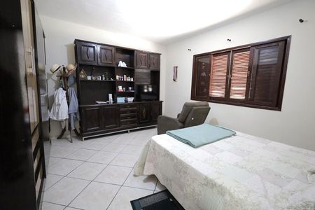 Casa à venda com 350m², 5 quartos e 4 vagas Casa à venda com 350m², 5 quartos e 4 vagasQuarto 3