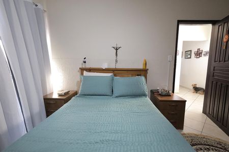 Casa à venda com 350m², 5 quartos e 4 vagas Casa à venda com 350m², 5 quartos e 4 vagasQuarto 1