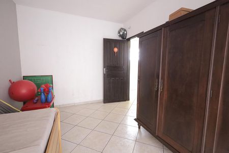 Casa à venda com 350m², 5 quartos e 4 vagas Casa à venda com 350m², 5 quartos e 4 vagasQuarto 2