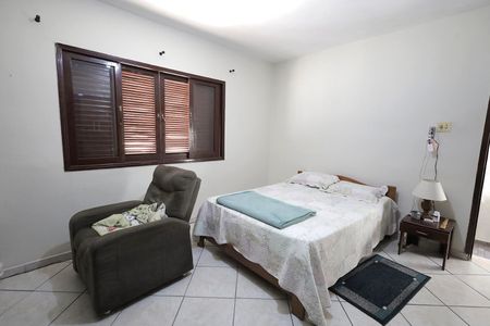 Casa à venda com 350m², 5 quartos e 4 vagas Casa à venda com 350m², 5 quartos e 4 vagasQuarto 3