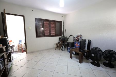 Casa à venda com 350m², 5 quartos e 4 vagas Casa à venda com 350m², 5 quartos e 4 vagasQuarto 4