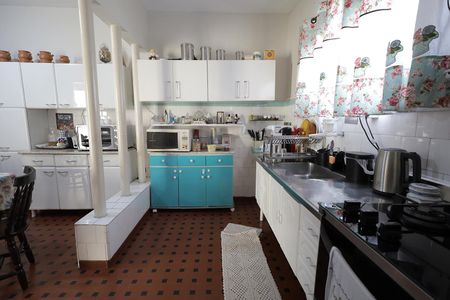 Casa à venda com 350m², 5 quartos e 4 vagas Casa à venda com 350m², 5 quartos e 4 vagasCozinha