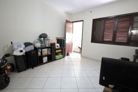 Casa à venda com 350m², 5 quartos e 4 vagas Casa à venda com 350m², 5 quartos e 4 vagasQuarto 4