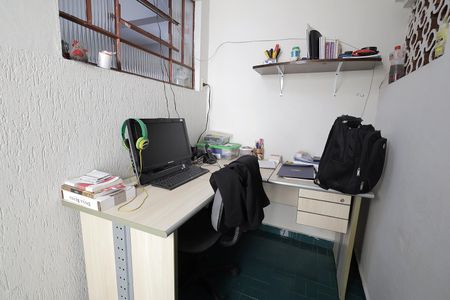 Casa à venda com 350m², 5 quartos e 4 vagas Casa à venda com 350m², 5 quartos e 4 vagasEscritório