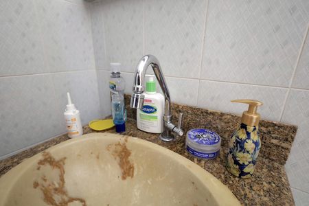 Casa à venda com 350m², 5 quartos e 4 vagas Casa à venda com 350m², 5 quartos e 4 vagasBanheiro 2