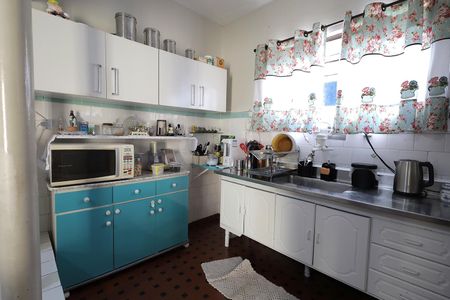 Casa à venda com 350m², 5 quartos e 4 vagas Casa à venda com 350m², 5 quartos e 4 vagasCozinha