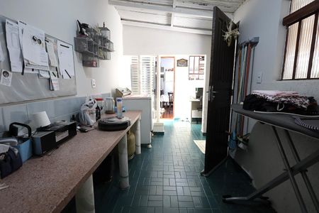 Casa à venda com 350m², 5 quartos e 4 vagas Casa à venda com 350m², 5 quartos e 4 vagasÁrea de Serviço