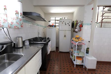 Casa à venda com 350m², 5 quartos e 4 vagas Casa à venda com 350m², 5 quartos e 4 vagasCozinha