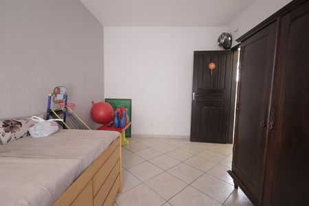 Casa à venda com 350m², 5 quartos e 4 vagas Casa à venda com 350m², 5 quartos e 4 vagasQuarto 2