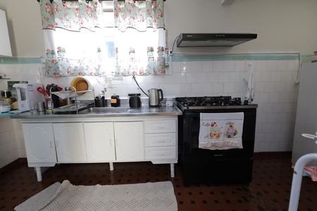 Casa à venda com 350m², 5 quartos e 4 vagas Casa à venda com 350m², 5 quartos e 4 vagasCozinha