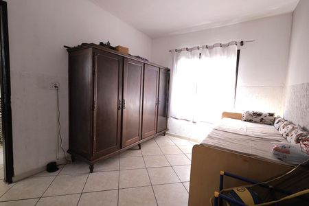 Casa à venda com 350m², 5 quartos e 4 vagas Casa à venda com 350m², 5 quartos e 4 vagasQuarto 2