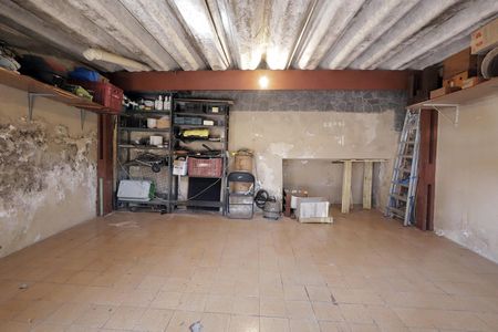 Casa à venda com 350m², 5 quartos e 4 vagas Casa à venda com 350m², 5 quartos e 4 vagasGaragem