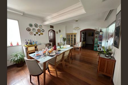 Apartamento à venda com 202m², 4 quartos e 2 vagas Apartamento à venda com 202m², 4 quartos e 2 vagasSala