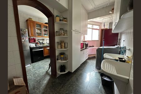 Apartamento à venda com 202m², 4 quartos e 2 vagas Apartamento à venda com 202m², 4 quartos e 2 vagasLavanderia
