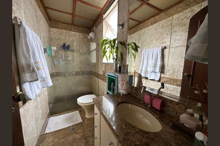 Apartamento à venda com 202m², 4 quartos e 2 vagas Apartamento à venda com 202m², 4 quartos e 2 vagasBanheiro