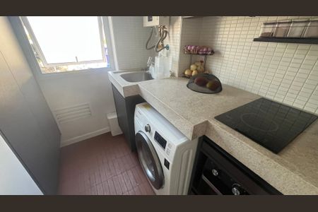 Apartamento à venda com 36m², 1 quarto e 1 vaga Apartamento à venda com 36m², 1 quarto e 1 vagaCozinha e Área de Serviço