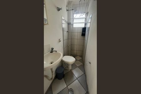 Banheiro Social de kitnet/studio para alugar com 1 quarto, 17m² em Cidade Universitária, Campinas
