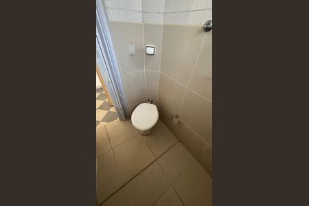 Banheiro de kitnet/studio para alugar com 1 quarto, 17m² em Cidade Universitária, Campinas