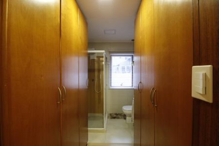 Casa à venda com 340m², 4 quartos e 4 vagasCloset da suíte 